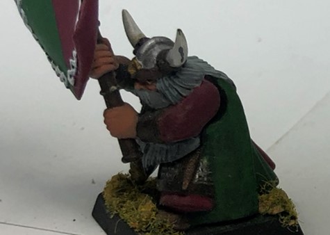 Dwarf: Warrior Standard Bearer
